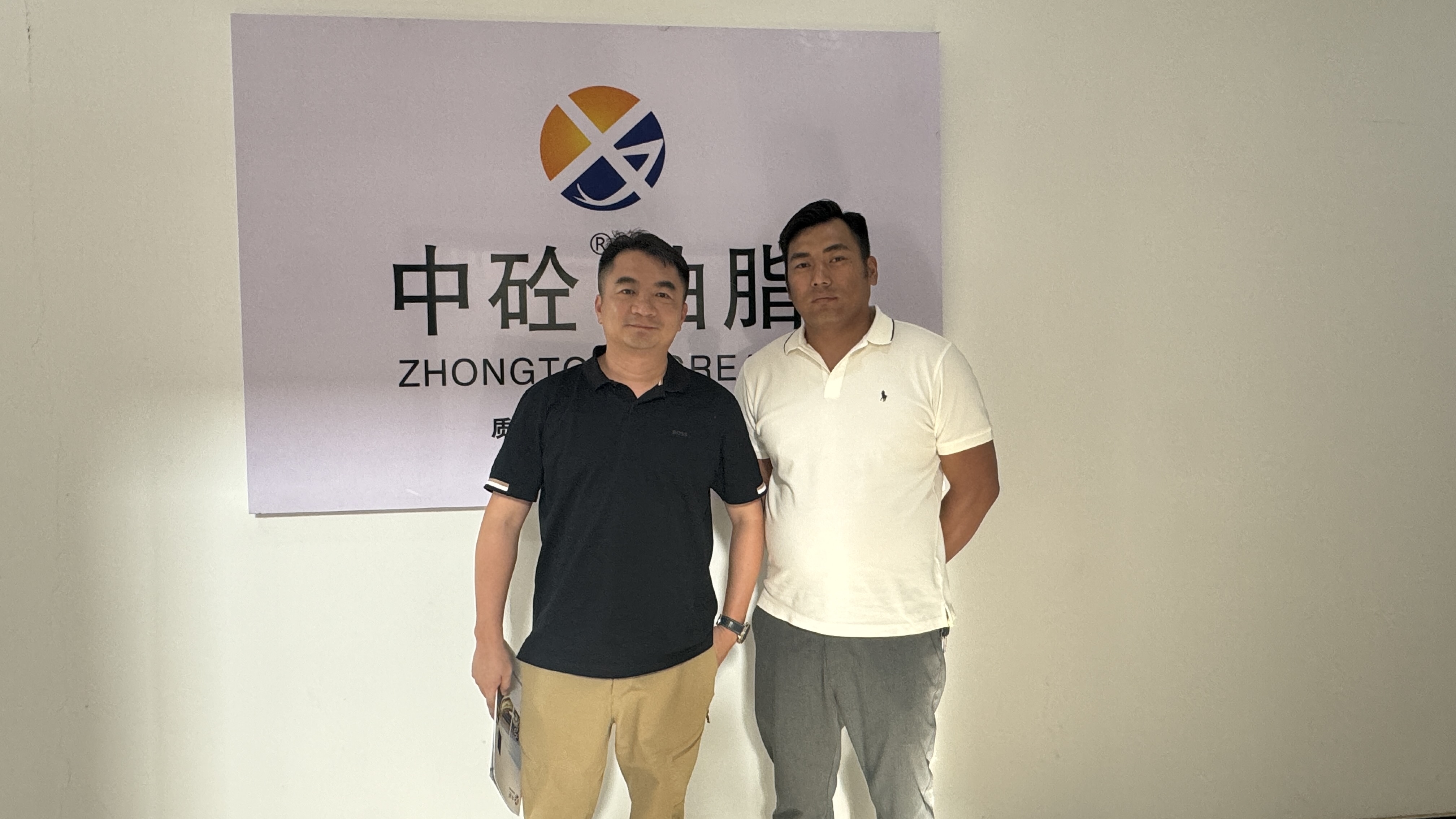 Welcome Canadian customers to visit Zhongtong Factory.